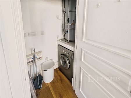 apartment to rent Piccadilly, Manchester, Greater Manchester, M1 - Photo 2