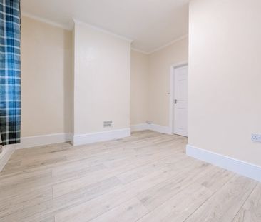 2 Bed Flat, The Grove, RG1 - Photo 1
