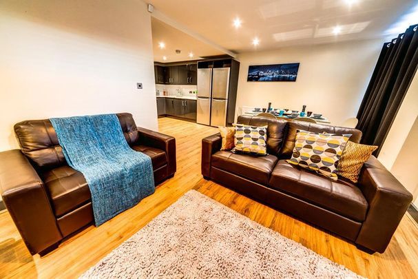 5 bedroom house to rent - Photo 1