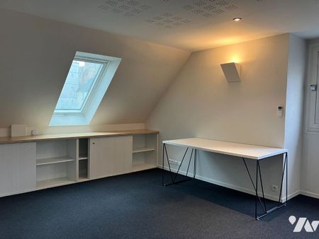 À LOUER - Bureaux lumineux entièrement rénovés - Bail professionnel ou précaire - Photo 5