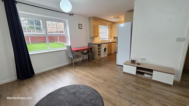 2 bedroom flat to rent - Photo 1