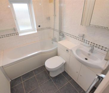 3 bedroom semi-detached house to rent - Photo 4