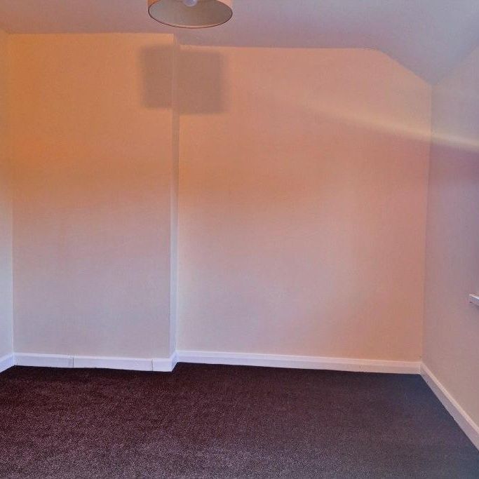 3 bedroom end of terrace house to rent - Photo 1