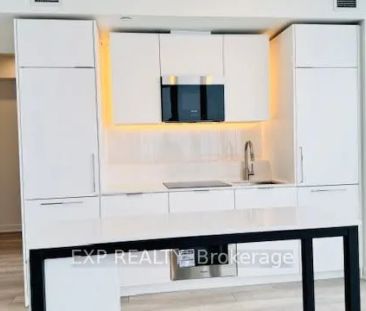 1 Fairview Road E #1211 - Photo 1