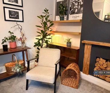 3 bedroom end of terrace house to rent - Photo 4