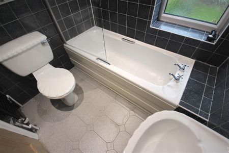 2 Bedroom House - Semi-Detached To Let - Photo 5