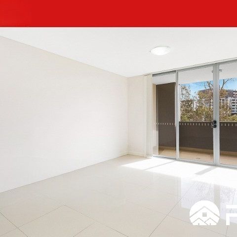 River view two bedroom Apartment in Parramatta - Photo 1