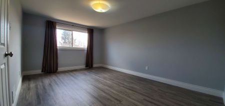 For Lease - 2192 Bridge Road, Oakville, Ontario - Photo 3