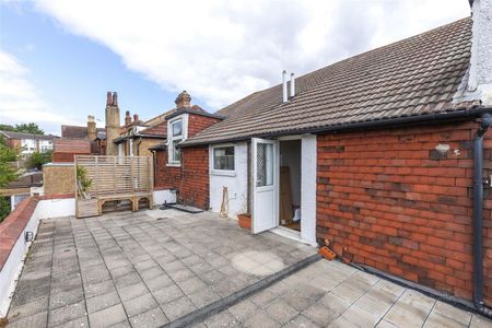 2 Bed Flat, South Norwood Hill, SE25 - Photo 2