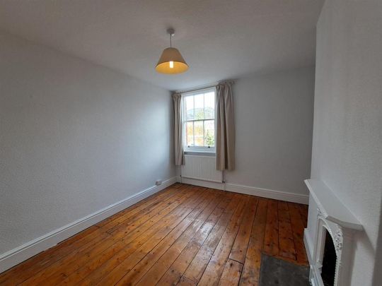 3 bedroom end of terrace house to rent - Photo 1