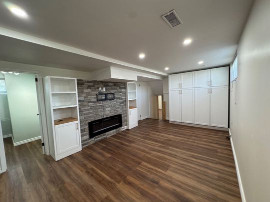 For Lease - 219 Steel Street, Barrie, Ontario - Photo 1