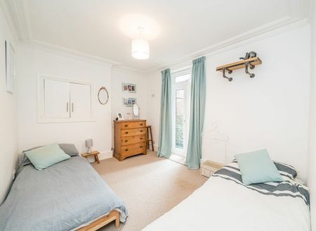Strafford Road - Photo 2