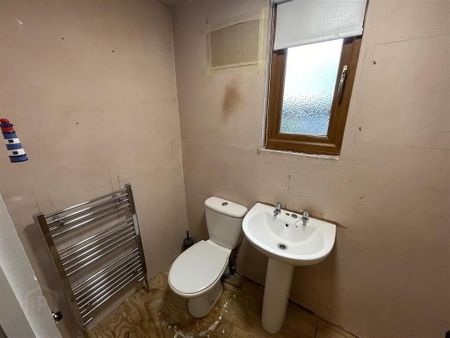 40 Rossnareen Avenue, Belfast, BT11 8LP - Photo 3