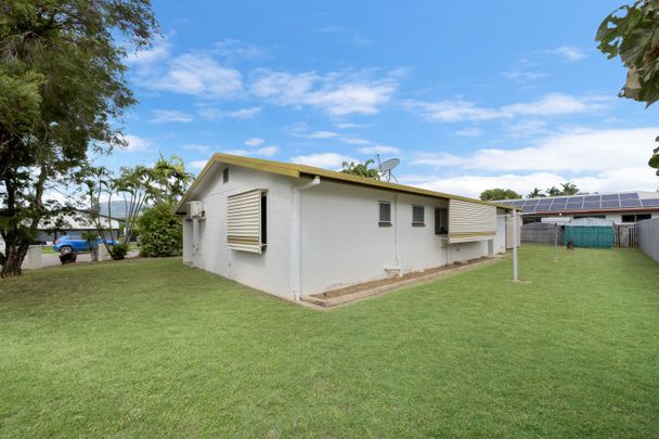 Spacious Family Home in a Prime Thuringowa Central Location - Photo 1