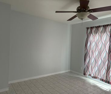 For Lease - 130 Sekura Crescent, Cambridge, Ontario - Photo 3