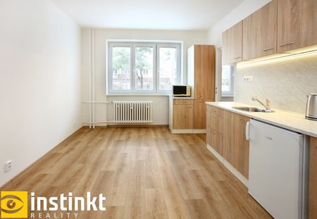 Pronájem bytu 1+kk a garsoniéry 24 m², Sokolovská, Praha - Fotografie 2