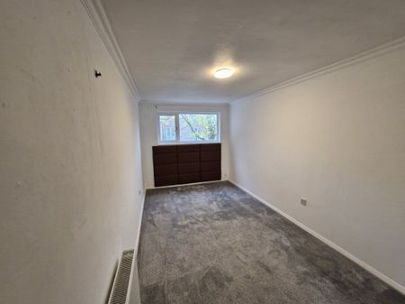 PETERBOROUGH - Photo 4