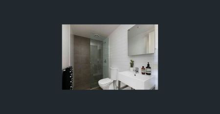 Modern With Private Outdoor Space - Photo 2