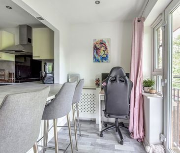 Beaumaris Parade, Balmoral Drive, Frimley, Camberley, GU16 - Photo 6