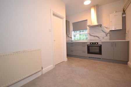 1 bedroom Flat To Let - Photo 4