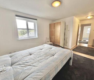 3 bedroom flat to rent - Photo 6