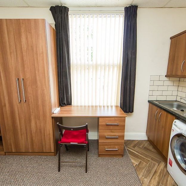 Flat 4, 66 Chapel Lane, Headingley, Leeds - Photo 1