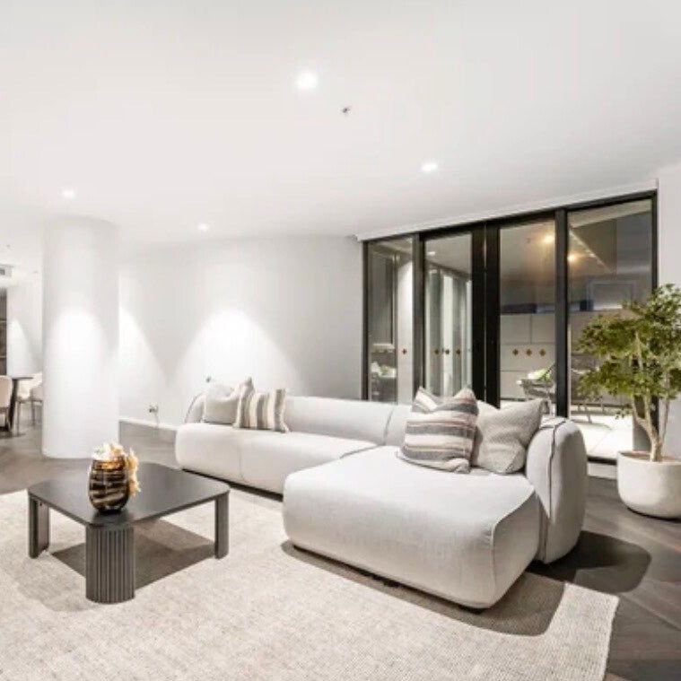 St Kilda Road - Photo 1