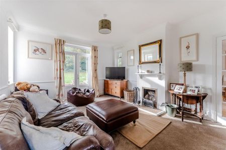 4 bedroom detached bungalow to rent - Photo 2