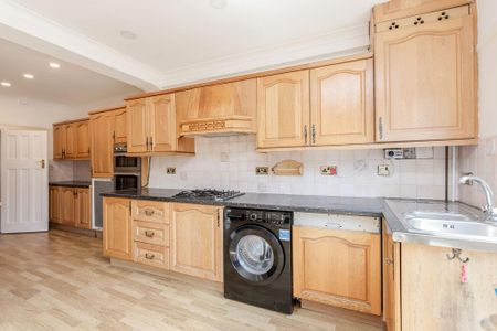 4 bedroom terraced house to rent - Photo 3