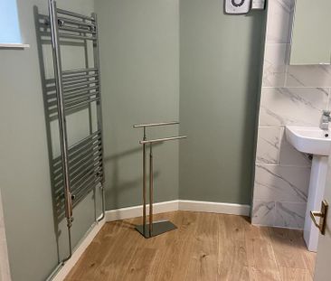 2 bedroom ground floor flat to rent - Photo 2