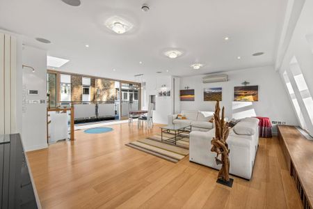 4 bedroom mews to rent - Photo 3