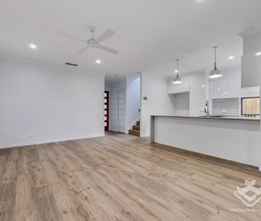 STUNNING LUXURY FOUR-BEDROOM TOWNHOME - Photo 2