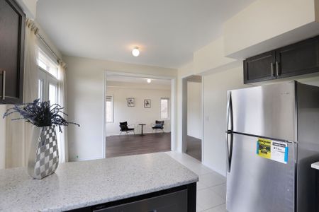 For Lease - 148 Hawkins Street, Georgina, Ontario - Photo 2