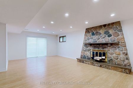 Detached Home For Lease | N8117804 - Photo 2