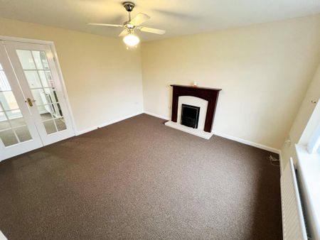 3 bedroom end of terrace house to rent - Photo 2