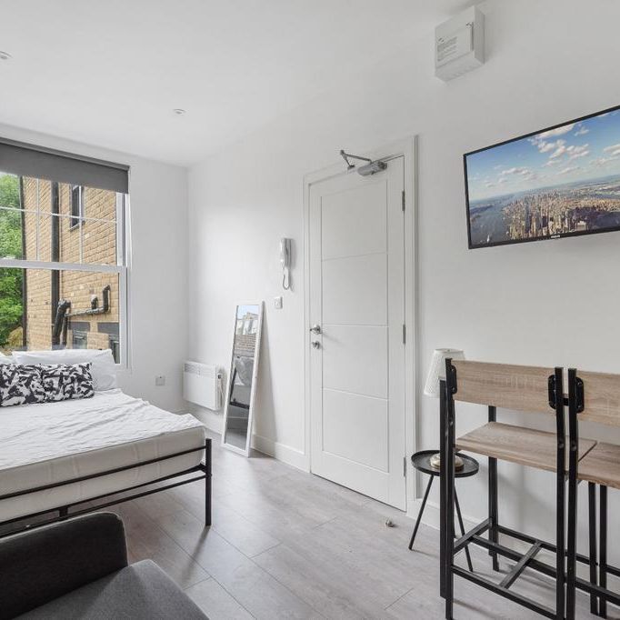 1 bedroom in a flat share to rent - Photo 1