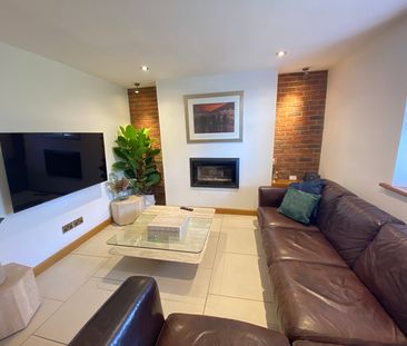 Cae Banc, Sketty, Swansea, SA2 - Photo 1