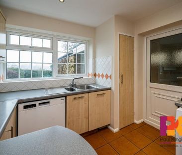 3 bedroom semi-detached house to rent - Photo 6