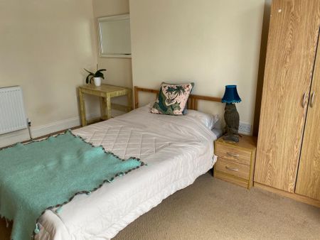 4 bedroom house share to rent - Photo 4