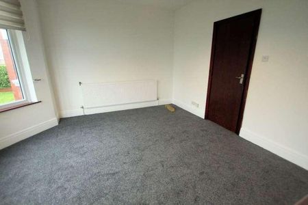 Ingle Nook, Baron Road, Blackpool, FY1 - Photo 2