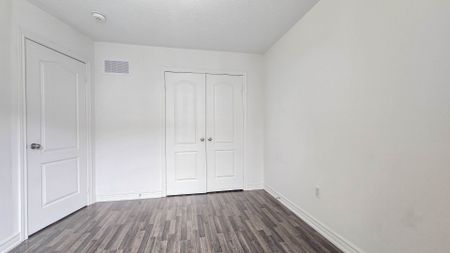 For Lease - 8 Larry Grove Way, Markham, Ontario - Photo 2