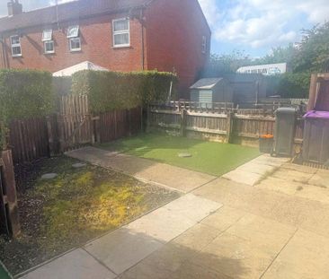 3 bedroom end of terrace house to rent - Photo 6