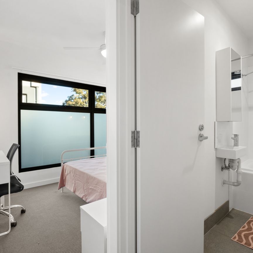 Woodmere Avenue (H60), Paradise – Room G - Photo 1