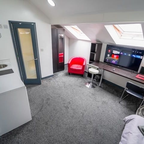 Studio Flat, Dale Road, B29 - Photo 1