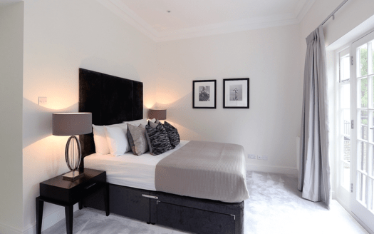 Somerset Court, Kensington - Photo 1