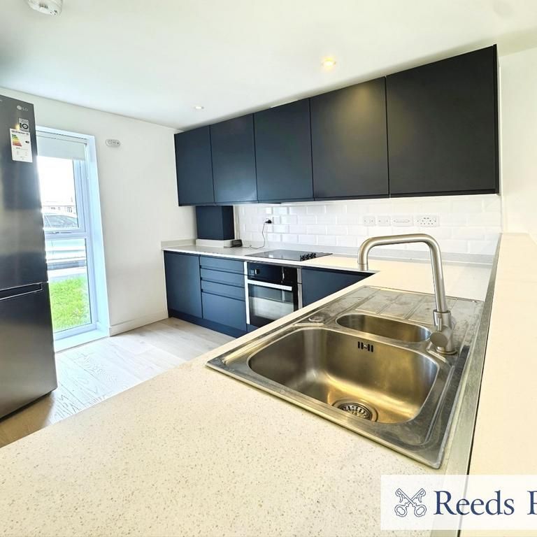 3 bedroom end of terrace house to rent - Photo 1