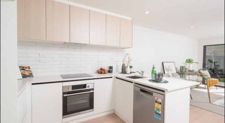 MANGERE BRIDGE, 3 BEDROOMS - Photo 2