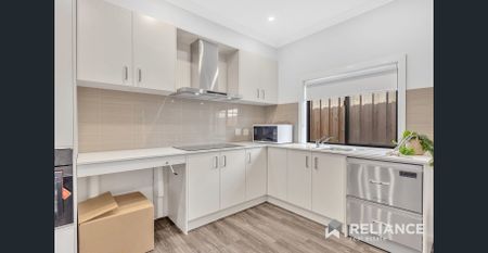 Move into comfort and convenience today-affordable living made easy with nearby public transport! - Photo 3