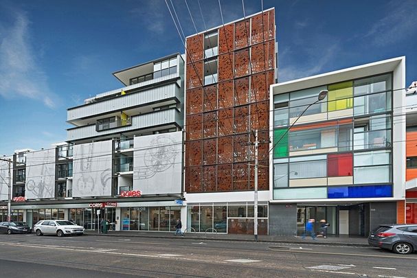 Collingwood - Photo 1