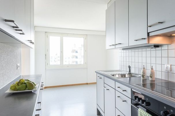 Fancy a change of scenery? Living with ideal transport links. - Photo 1